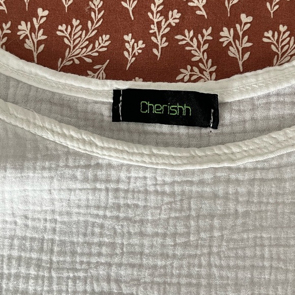 Elegant White Eyelet Blouse - Picture 6 of 9